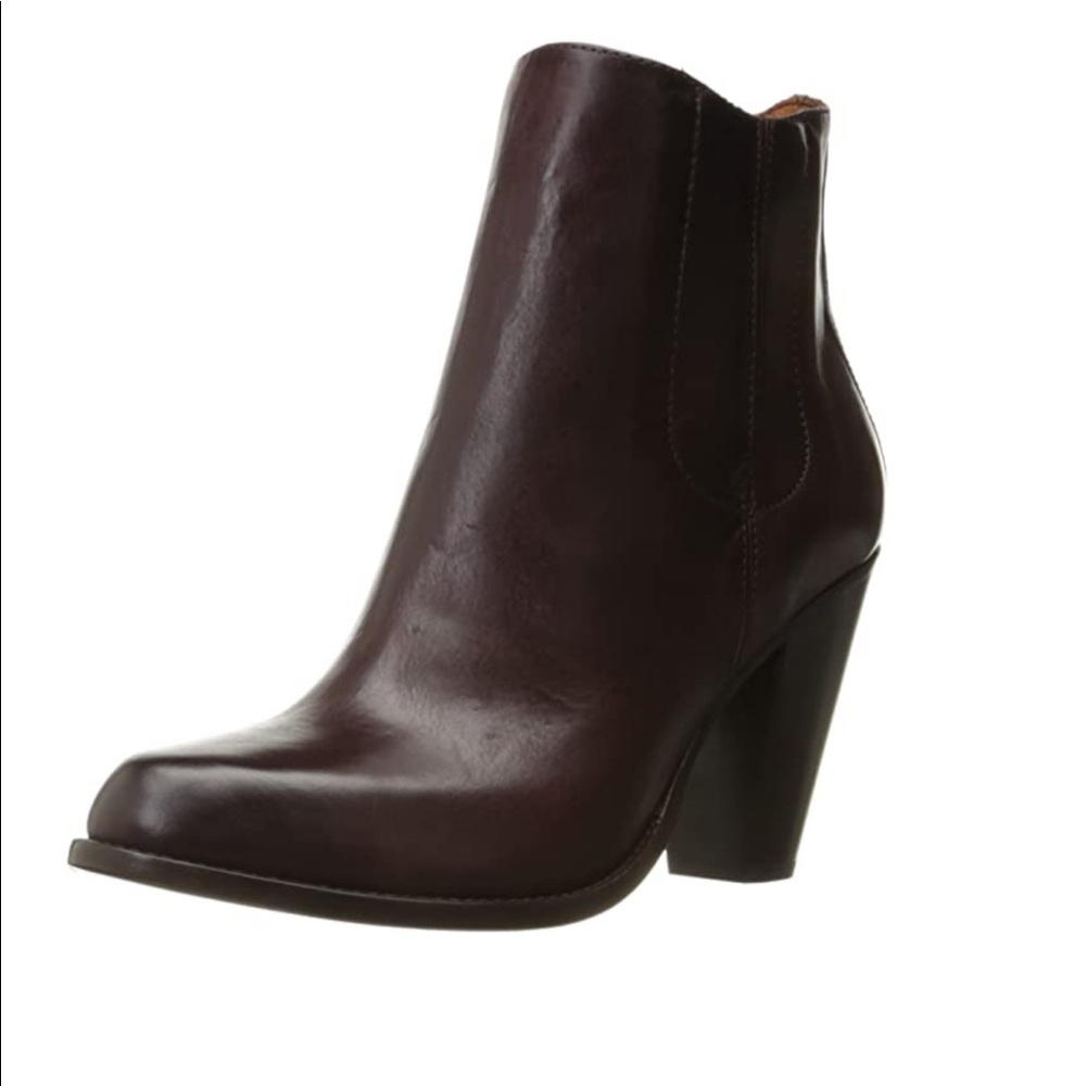 Frye Jenny Jet Chelsea boots size 6.5